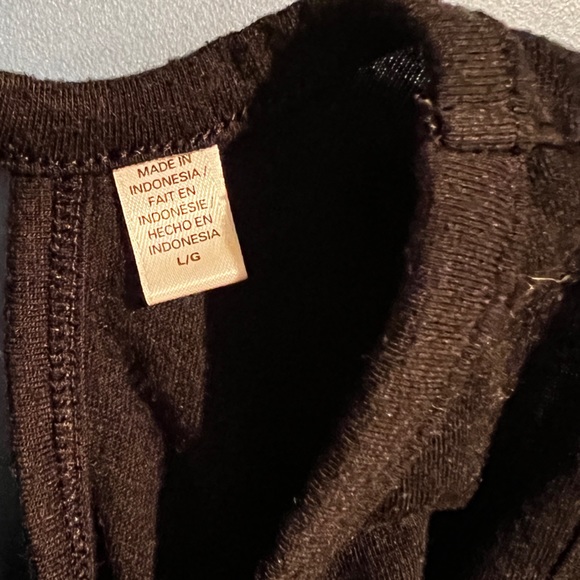 Victoria’s Secret Sport Black Tank Top with a Cutout Back Style - Picture 6 of 6